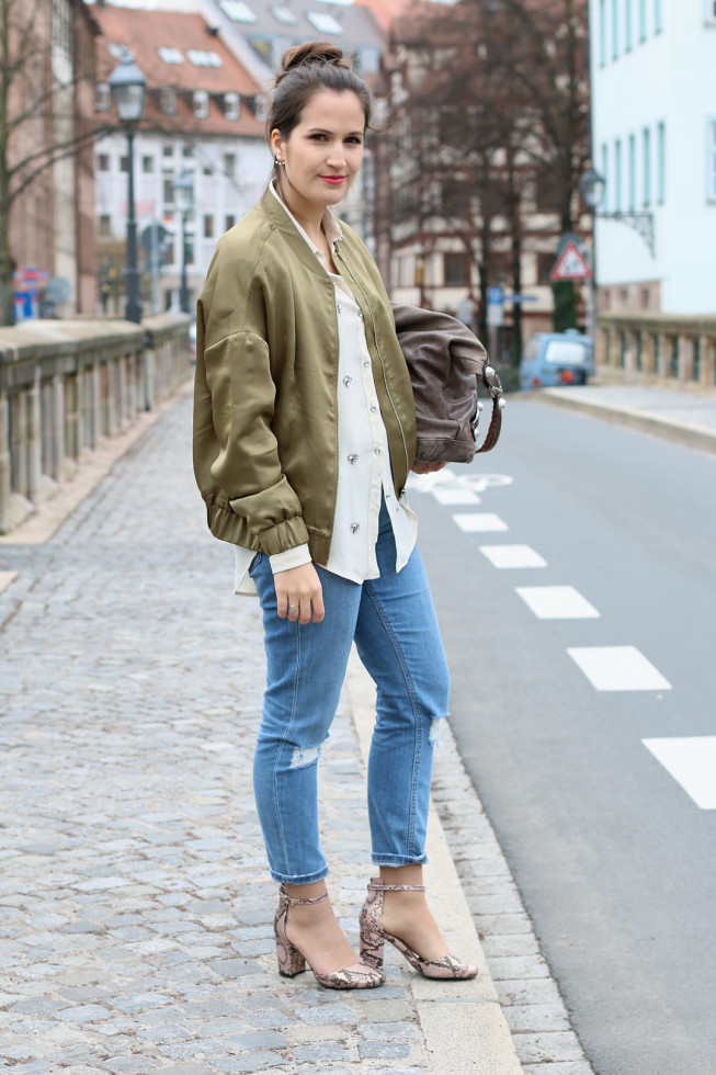 Bomberjacke Und Granny Shoes Pieces Of Mariposa