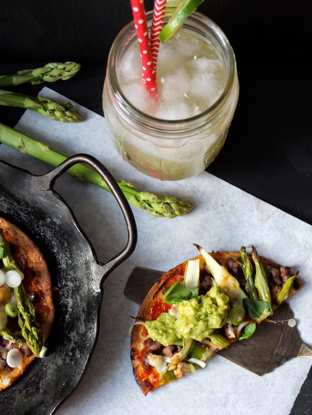 Spargel Tortillas mit Hackfleisch und Avocado