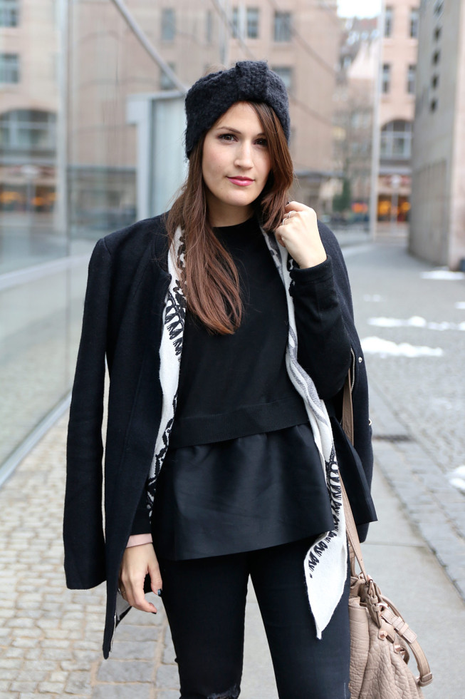 Winteroutfit Peplum Pullover und Stirnband