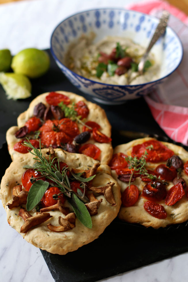 Tomaten-Focaccia mit Babaganoush