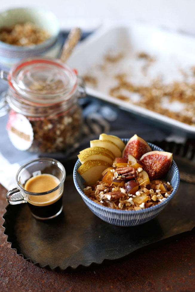 Herbstliches Granola mit Pecanusskernen und Kakaonibs, Rezept Herbstmüsli, Rezept Granola