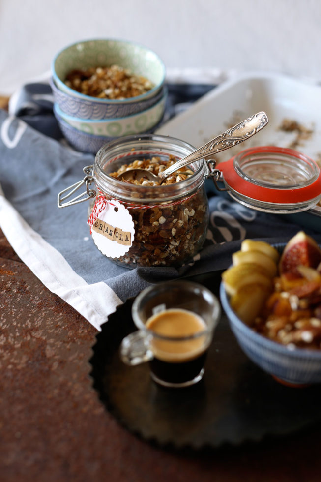 Herbstliches Granola mit Pecanusskernen und Kakaonibs, Rezept Herbstmüsli, Rezept Granola