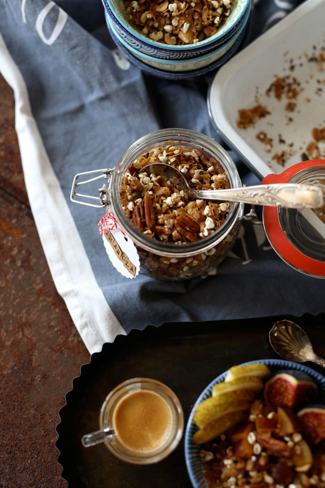 Herbstliches Granola mit Pecanusskernen und Kakaonibs, Rezept Herbstmüsli, Rezept Granola