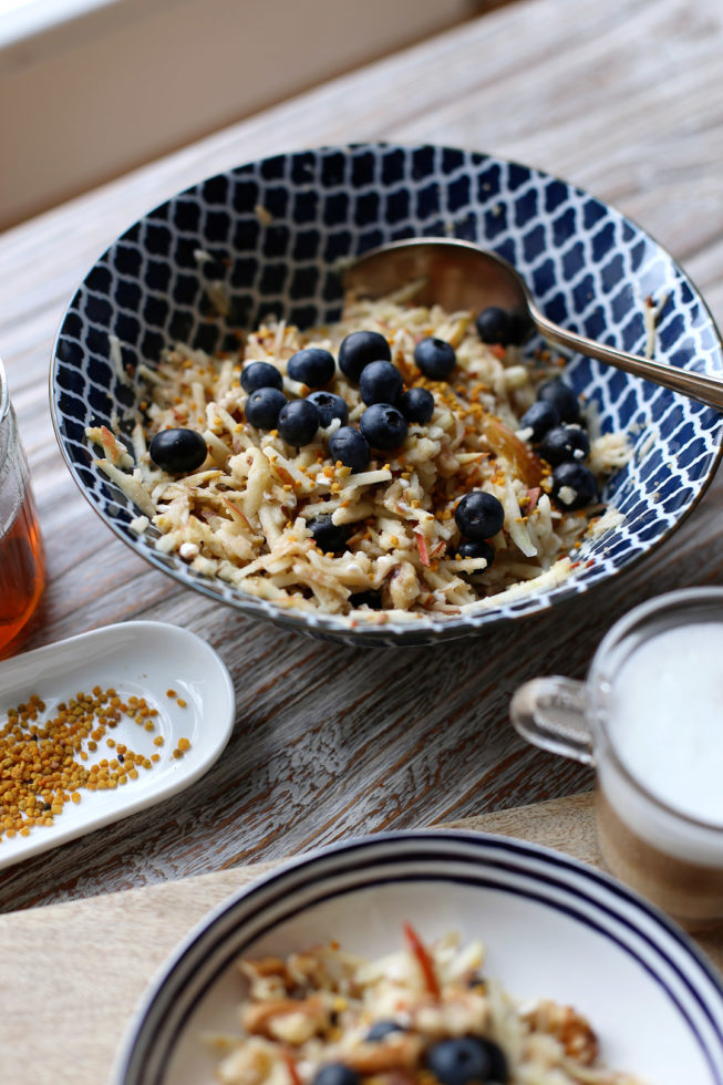 Gesundes Frühstück, Regionale Superfood-Bowl, Regionales Superfood