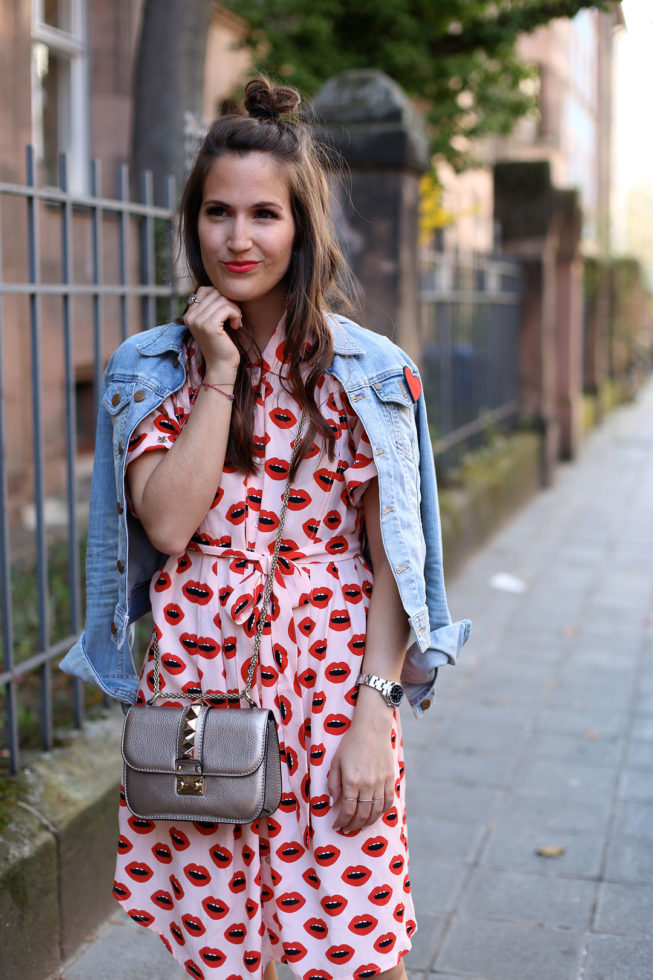 Kiss Kiss, Bang Bang, Frühlingslook mit Kleid von Fabienne Chapot