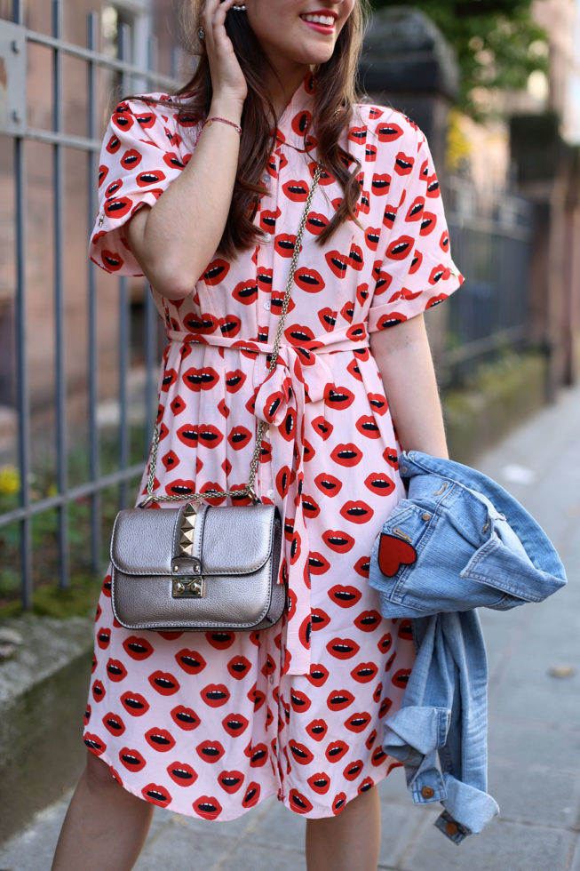 Kiss Kiss, Bang Bang, Frühlingslook mit Kleid von Fabienne Chapot 