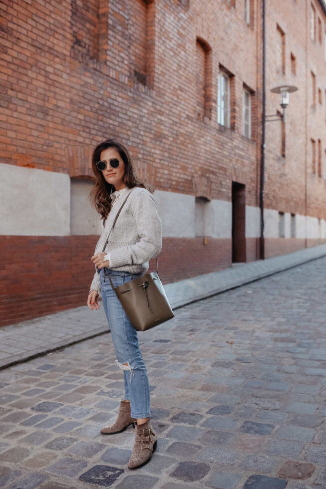 Bereit Für Den Frühling - Frühlingslook mit Spitzenbluse und Strick-Cardigan