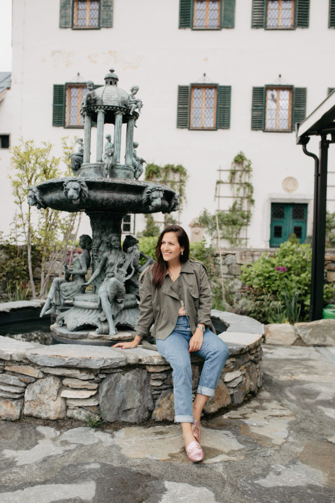 Brunnen im Innenhof auf Schloss Mittersill