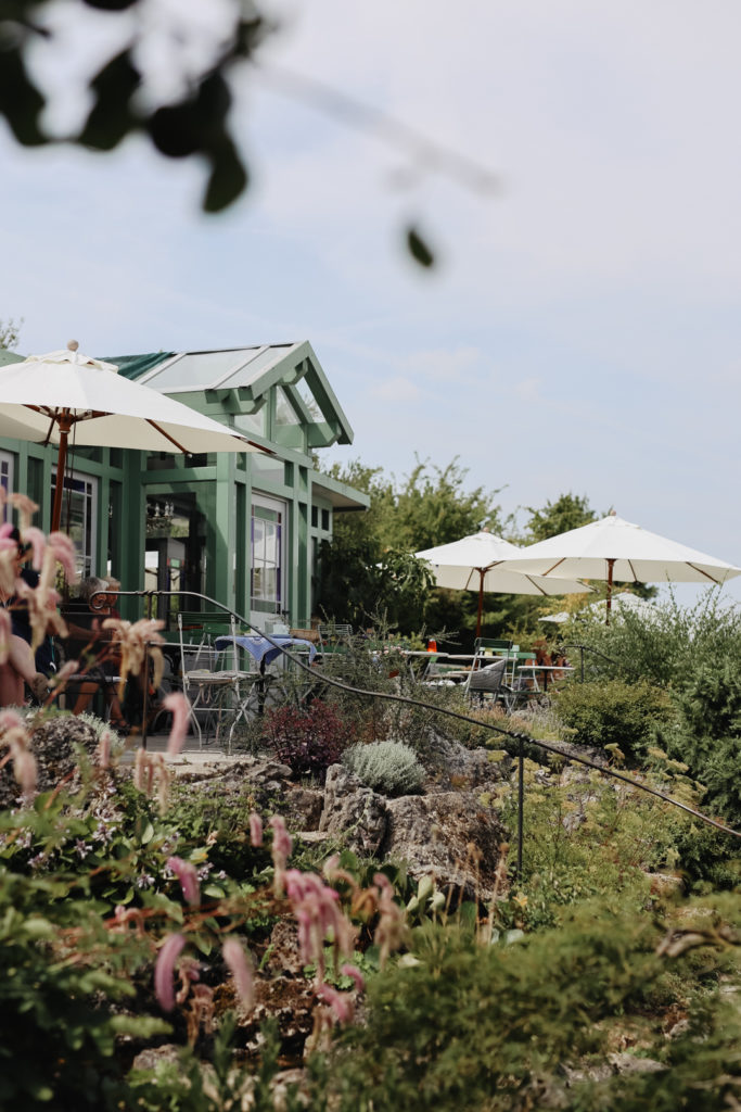 Café in der Staudengärtnerei Augustin in Effeltrich