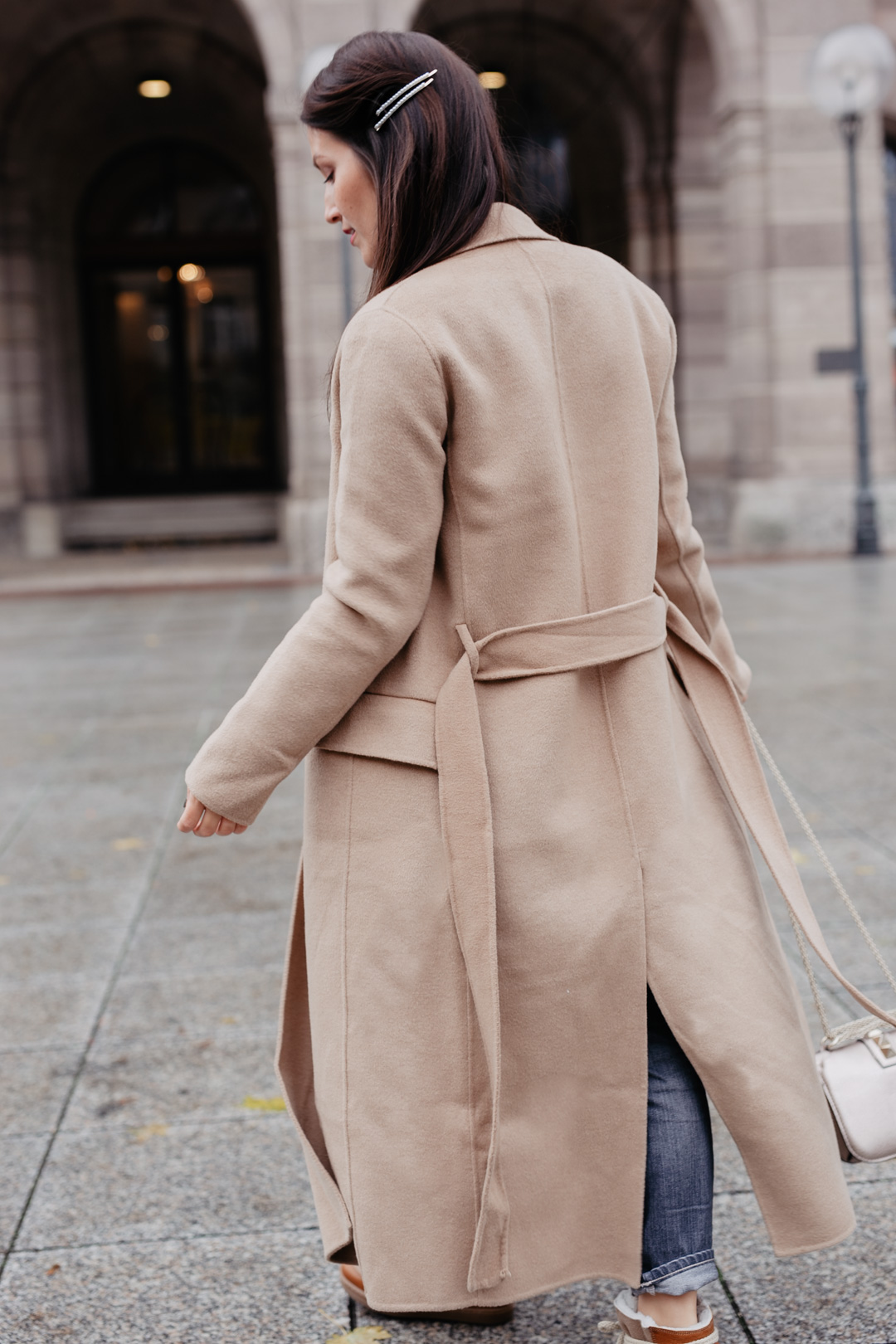 Der perfekte Camel Coat - www.piecesofmariposa.com // Fashion & Lifestyle Blog Nürnberg