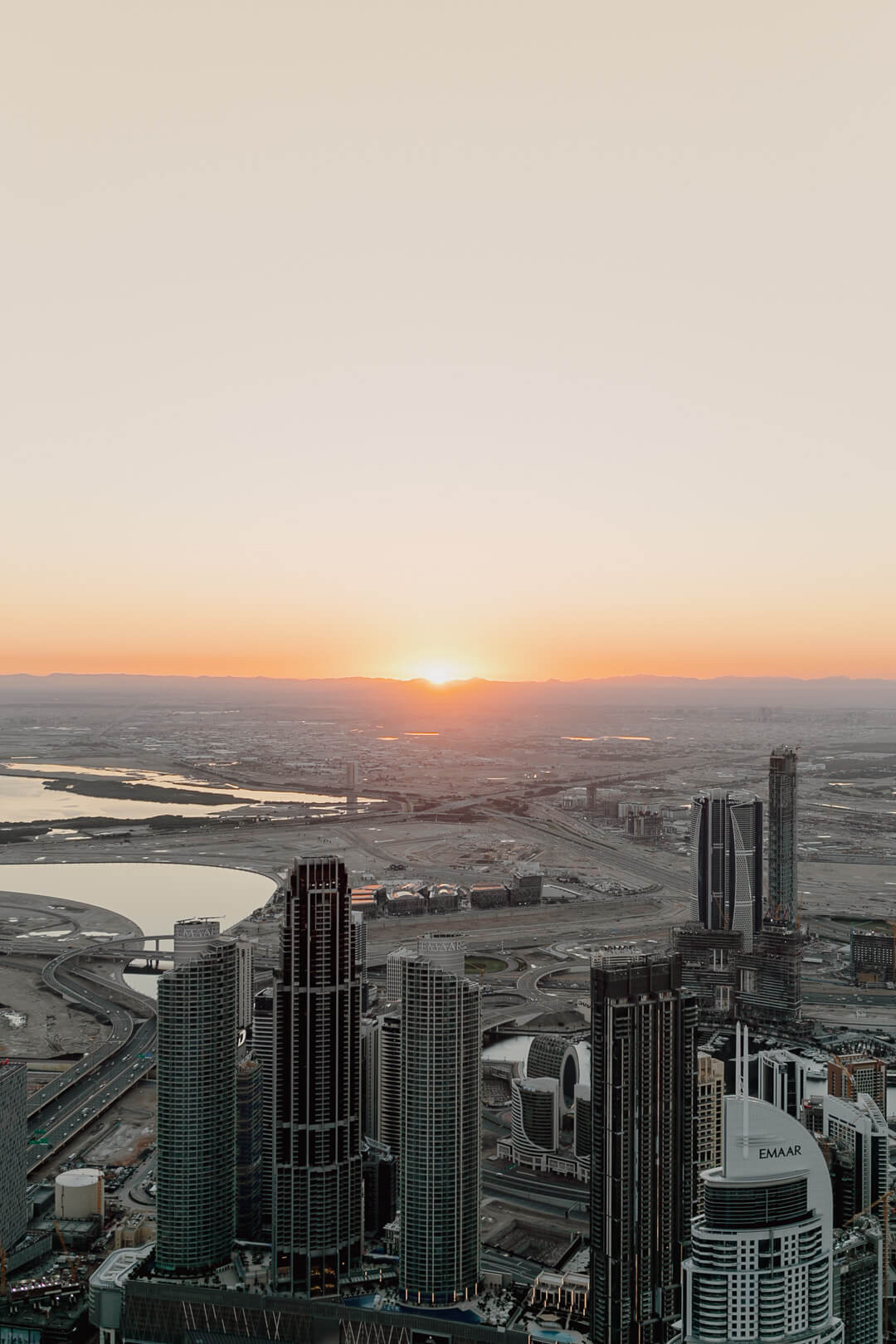 Sonnenaufgang vom Burj Khalifa - Pieces of Mariposa // Lifestyle Blog aus Nürnberg