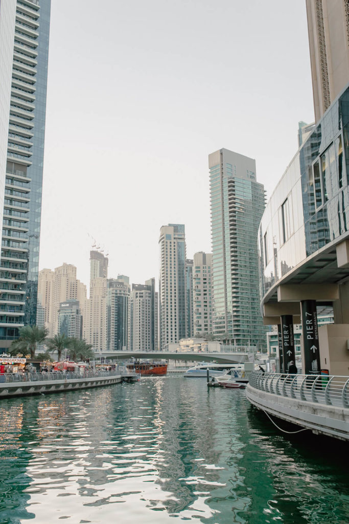 Ein Spaziergang durch Dubai Marina