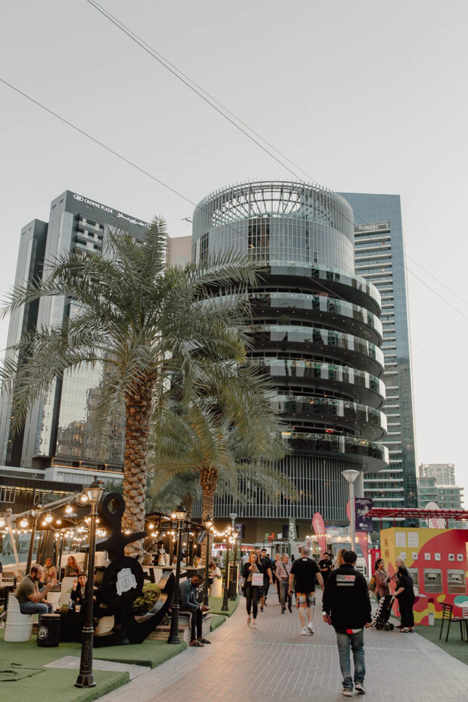 Ein Spaziergang durch Dubai Marina