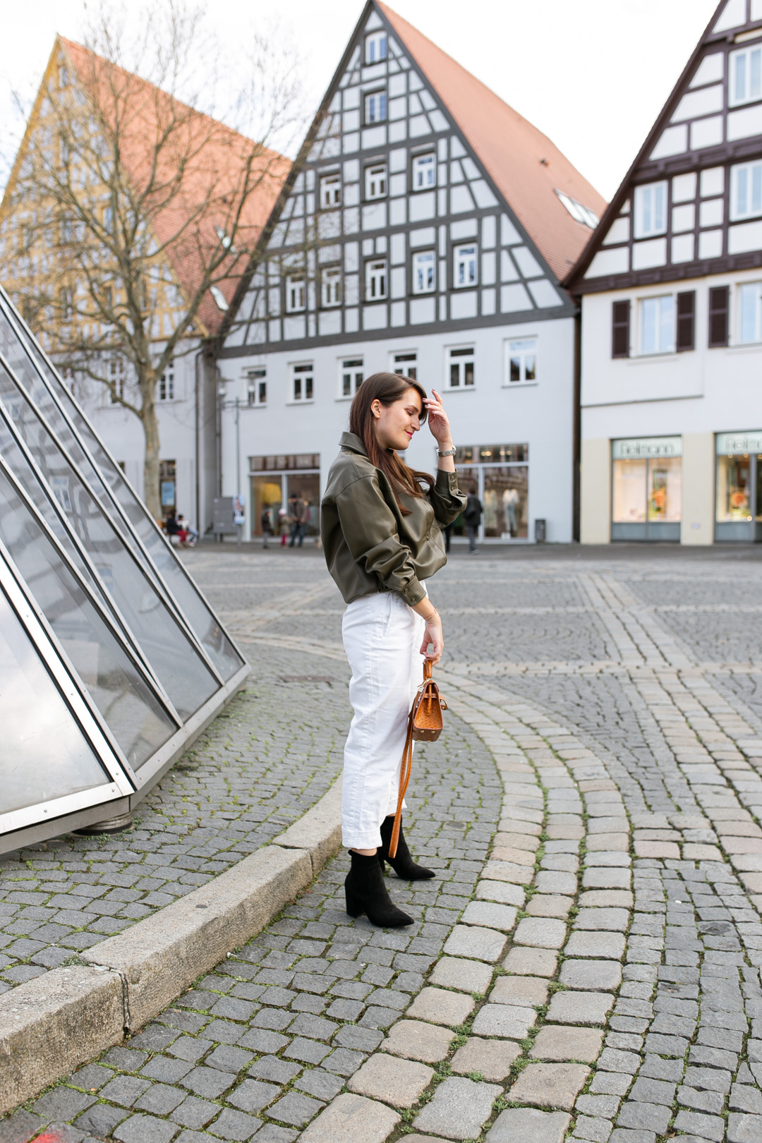 Outfit mit Hemdjacke aus Leder - Pieces of Mariposa / Fashion & Lifestyle Blog aus Nürnberg