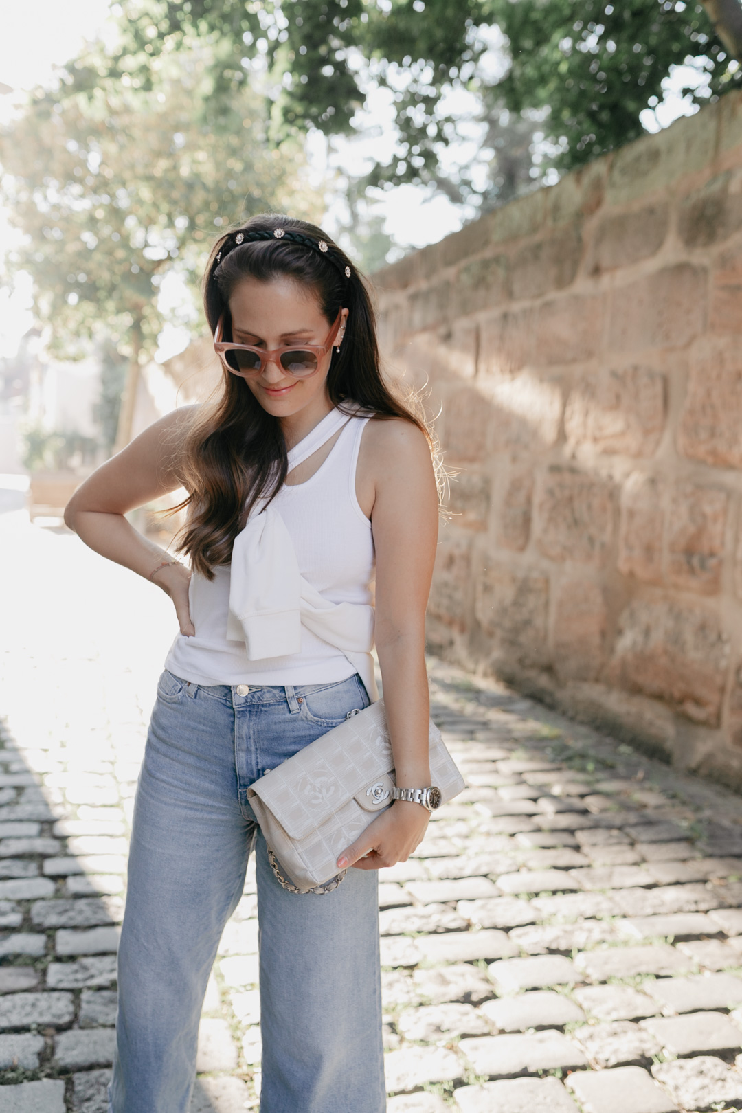 Ein spätsommerliches Outfit mit der Chanel Travel Line 2.55 Tasche. Mehr zu diesem Vintage Fundstück erzähle ich euch auf www.piecesofmariposa.com.