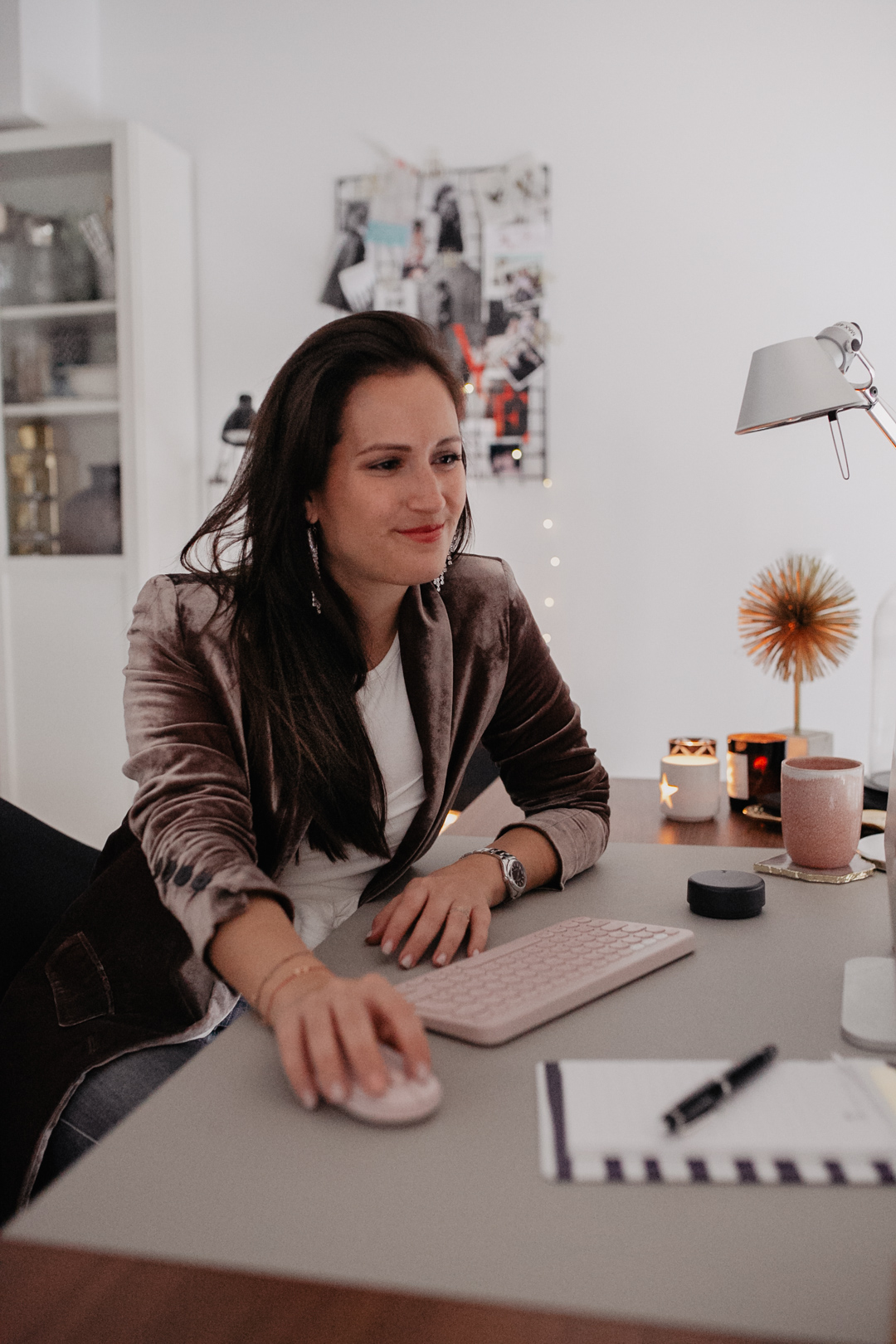 In diesem Jahr haben vermutlich so viele Leute von Zuhause gearbeitet, wie lange nicht. Grund genug, unserem Home Office ein kleines Upgrade zu verpassen, oder? Ich zeige euch heute mein Home Office im Loft.