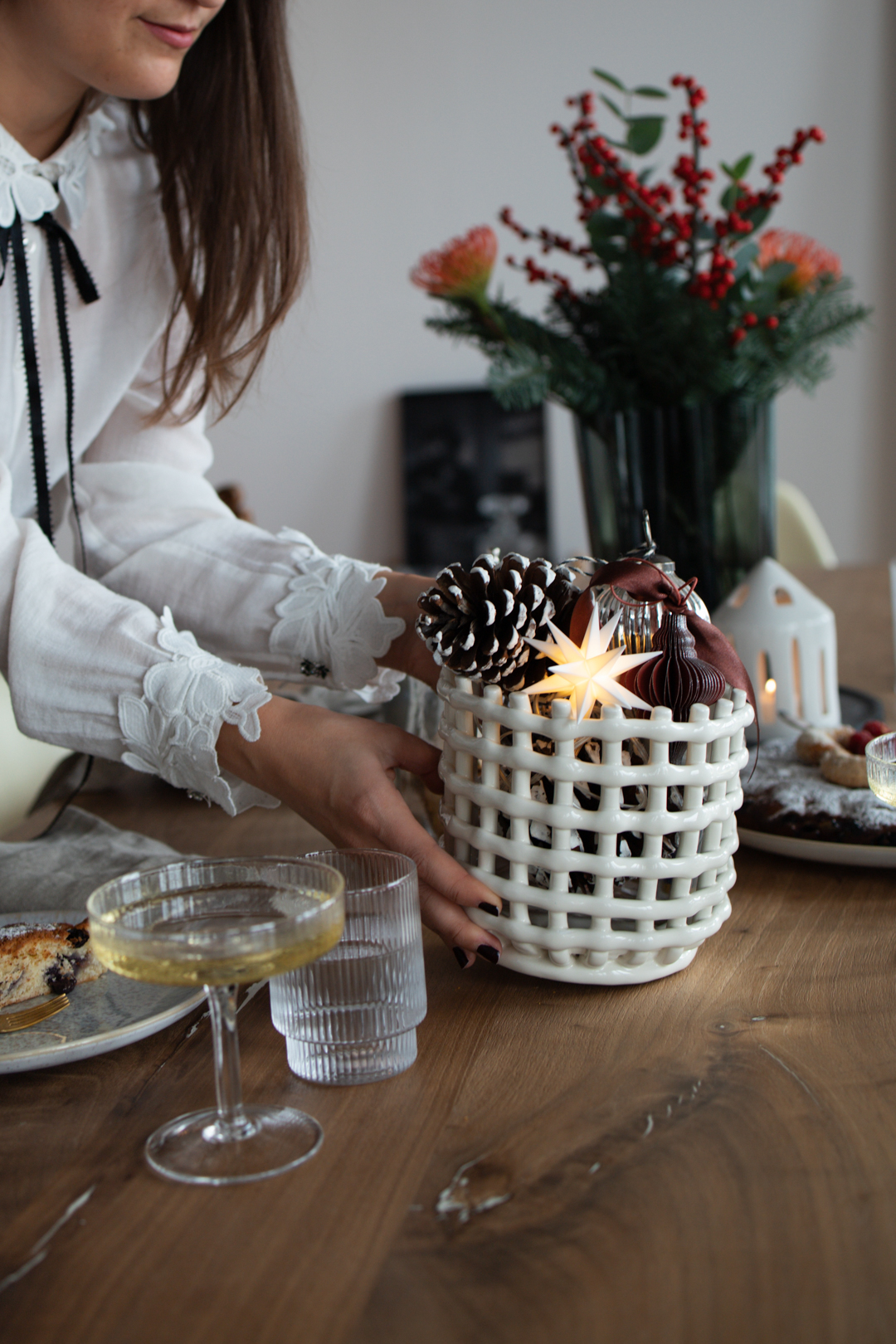 Bisschen Inspiration für eine weihnachtlich gedeckte Kaffeetafel? Auf www.piecesofmariposa.com zeige ich euch, wie ich dieses Jahr an Weihnachten den Tisch dekorieren werde.